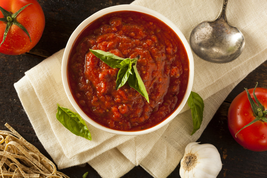 O que não pode faltar na cozinha: molho de tomate é coringa para ser utilizado em várias ocasiões